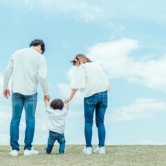 親子でお揃いは恥ずかしい？メリットやリンクコーデのポイントを紹介